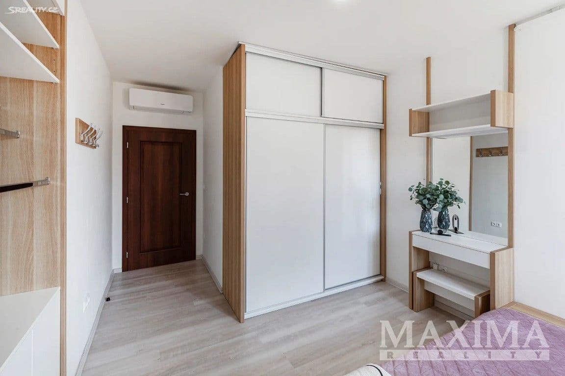 Prenájom bytu 4-izbový 94 m², Pražská, Úvaly, Středočeský kraj Prenájom bytu 4-izbový 94 m², Pražská, Úvaly, Středočeský kraj