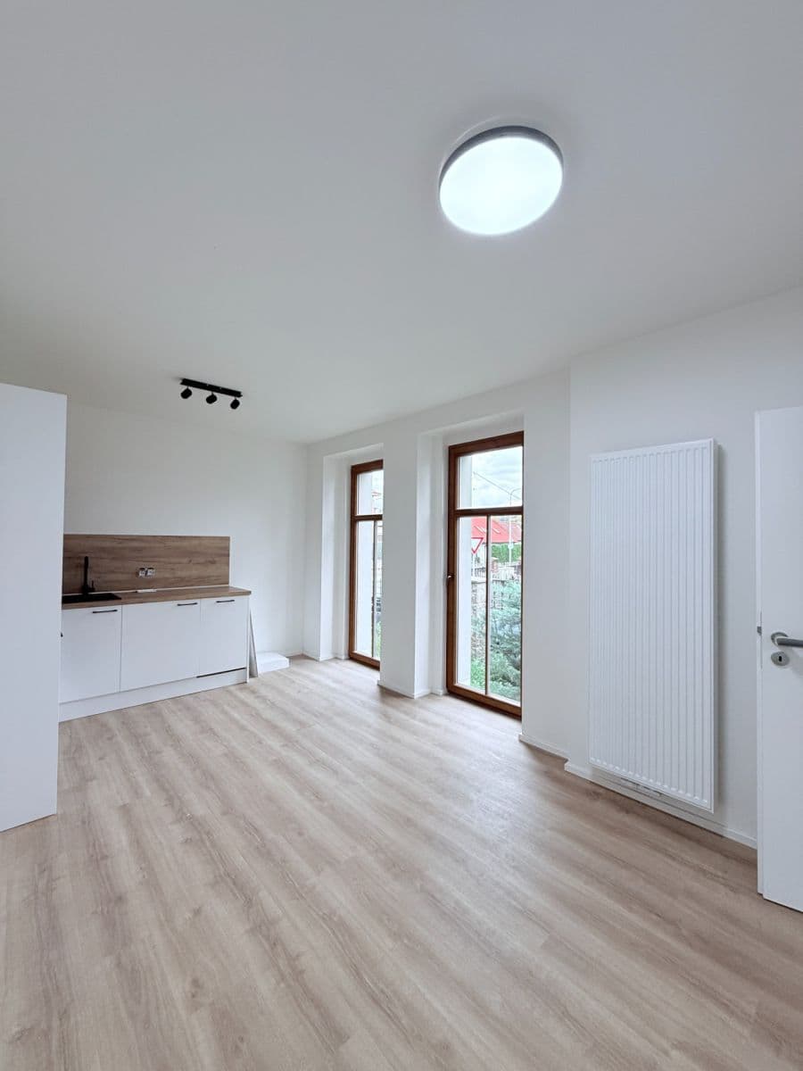Prenájom bytu 2-izbový 35 m², Jenečská, Praha, Praha Prenájom bytu 2-izbový 35 m², Jenečská, Praha, Praha