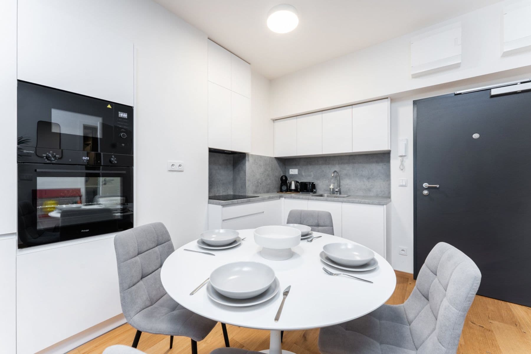 Prenájom bytu 44 m², V Háji, Praha, Praha Prenájom bytu 44 m², V Háji, Praha, Praha