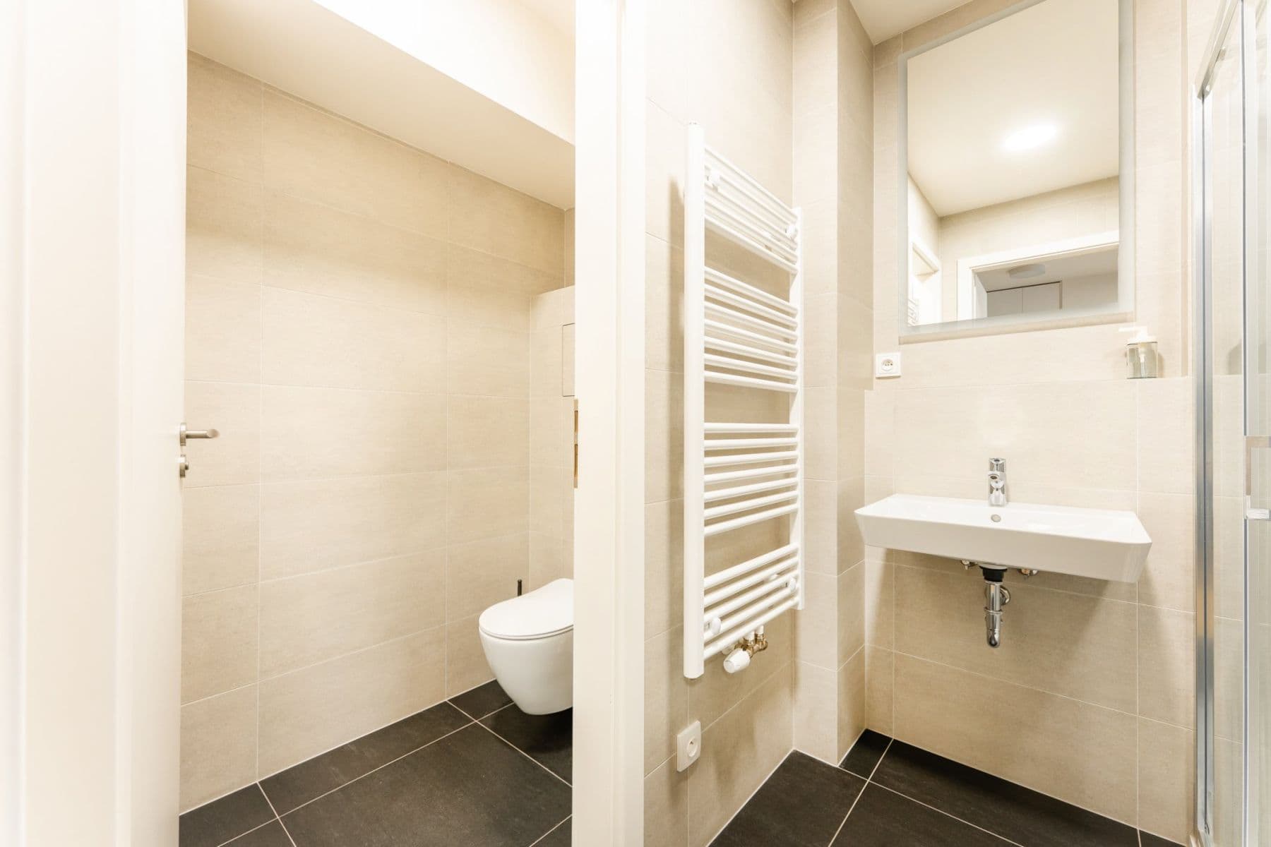 Prenájom bytu 44 m², V Háji, Praha, Praha Prenájom bytu 44 m², V Háji, Praha, Praha