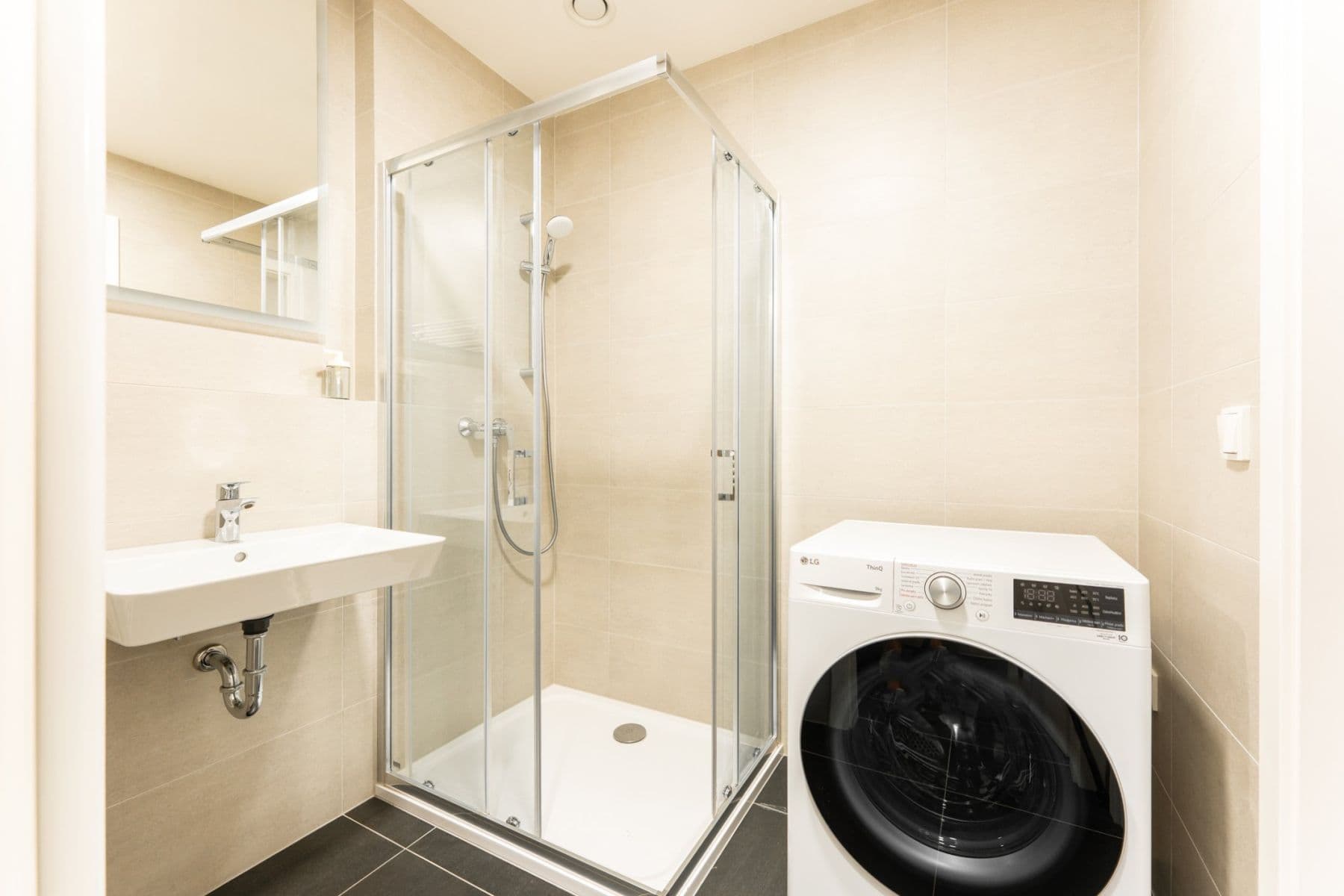 Prenájom bytu 44 m², V Háji, Praha, Praha Prenájom bytu 44 m², V Háji, Praha, Praha