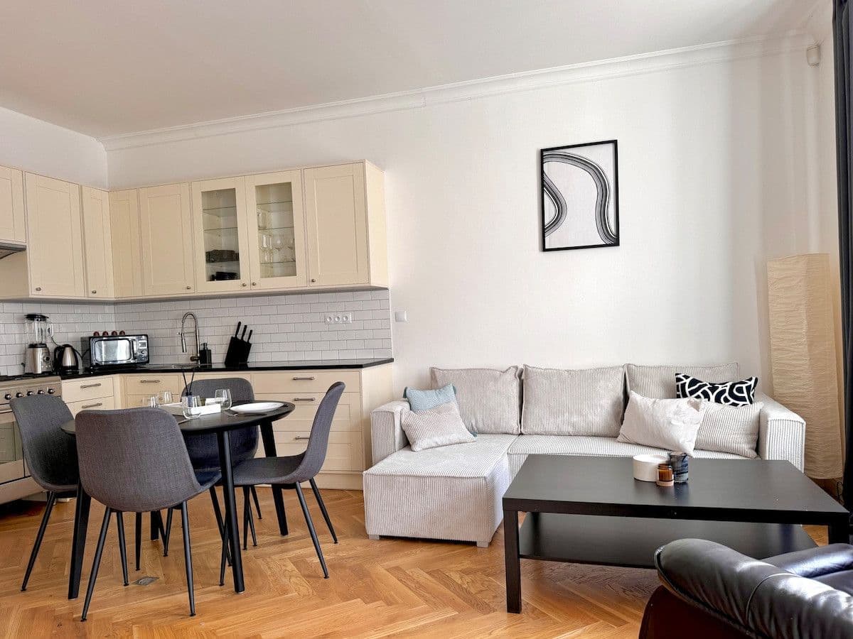 Prenájom bytu 80 m², Kroftova, Praha, Praha Prenájom bytu 80 m², Kroftova, Praha, Praha