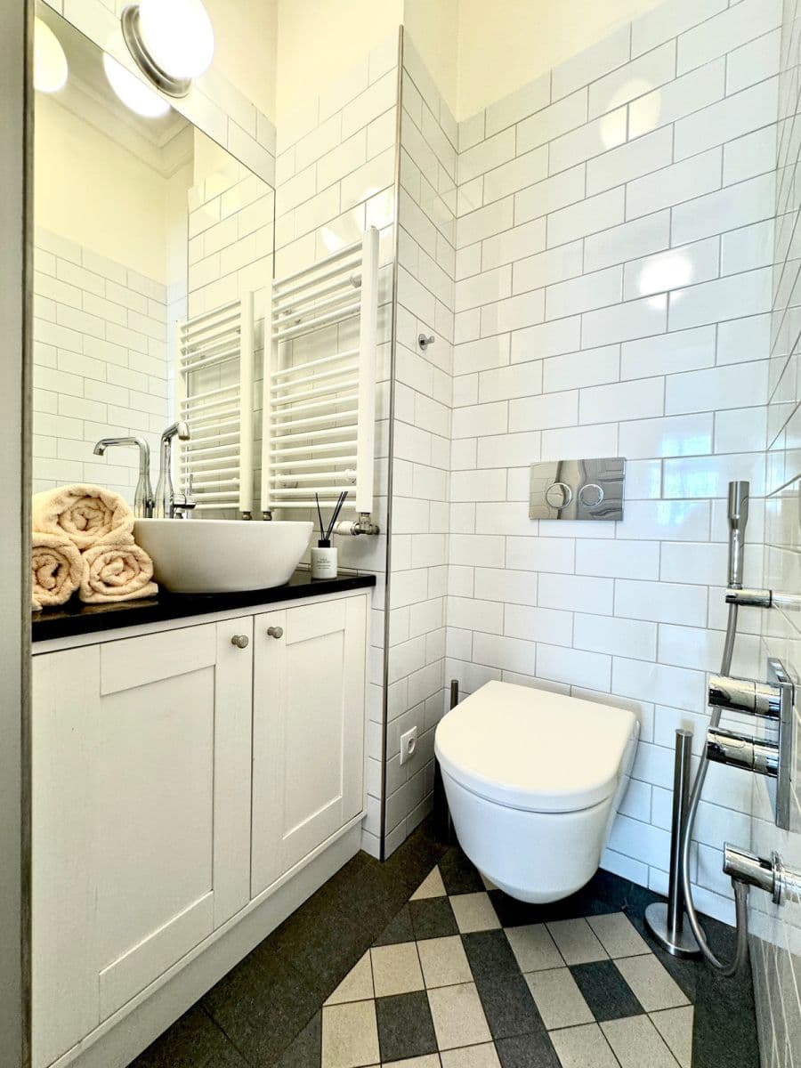 Prenájom bytu 80 m², Kroftova, Praha, Praha Prenájom bytu 80 m², Kroftova, Praha, Praha