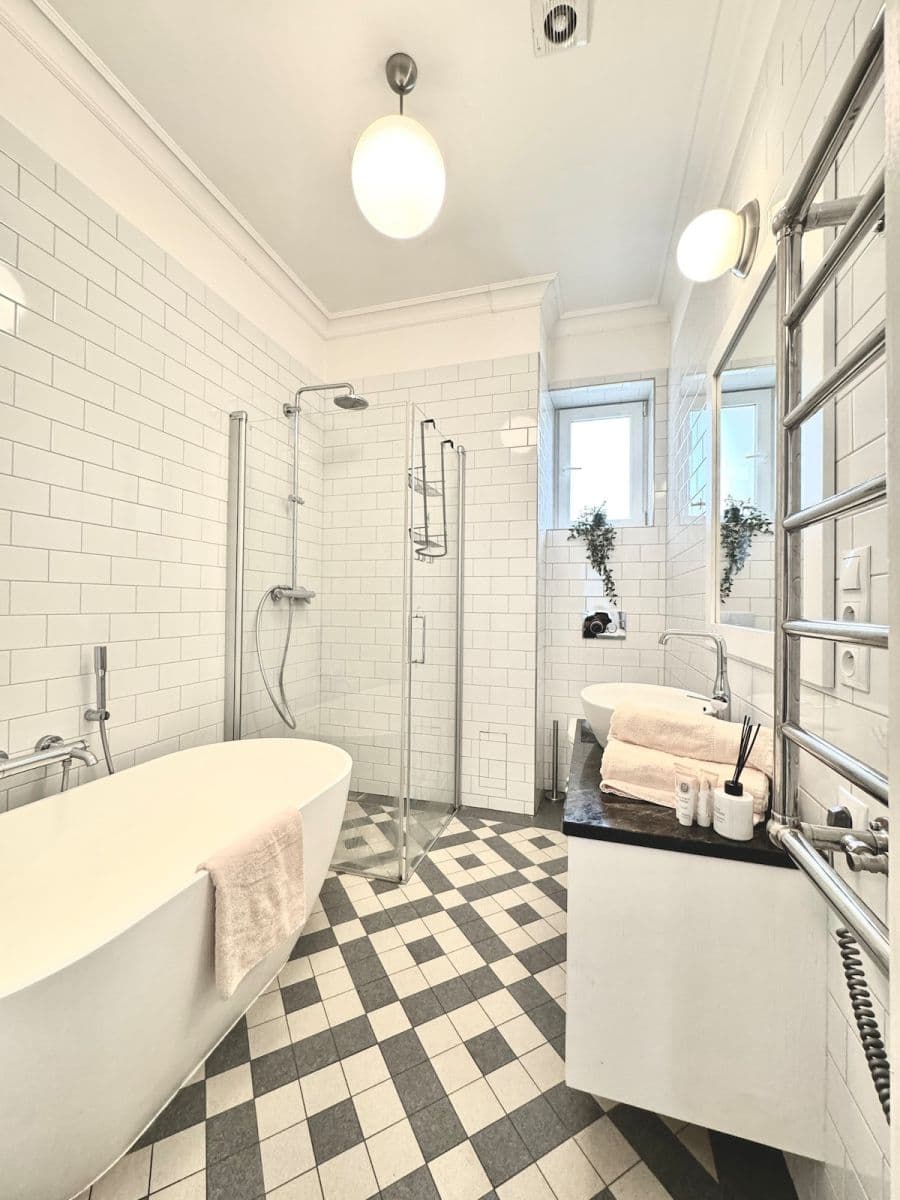 Prenájom bytu 80 m², Kroftova, Praha, Praha Prenájom bytu 80 m², Kroftova, Praha, Praha