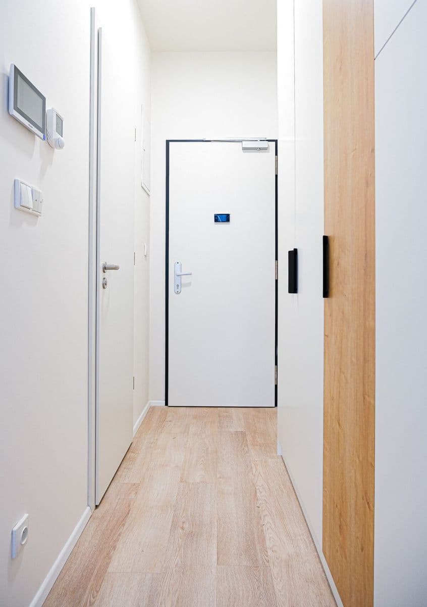 Prenájom bytu 20 m², Plzeňská, Praha, Praha Prenájom bytu 20 m², Plzeňská, Praha, Praha