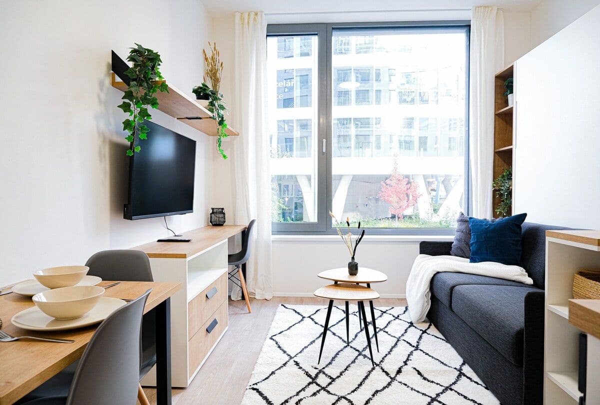 Prenájom bytu 20 m², Plzeňská, Praha, Praha Prenájom bytu 20 m², Plzeňská, Praha, Praha