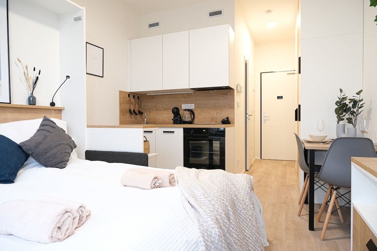 Prenájom bytu 20 m², Plzeňská, Praha, Praha Prenájom bytu 20 m², Plzeňská, Praha, Praha