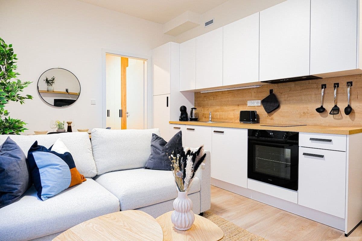 Prenájom bytu 35 m², Plzeňská, Praha, Praha Prenájom bytu 35 m², Plzeňská, Praha, Praha