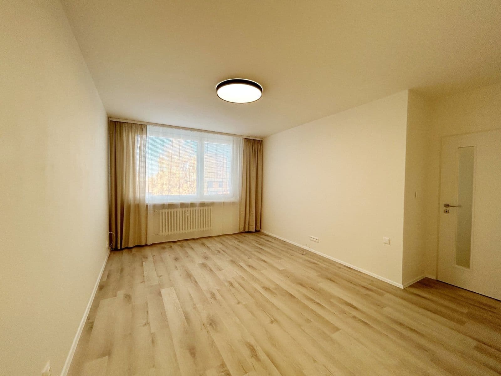 Prenájom bytu 3-izbový 56 m², Řešovská, Praha, Praha Prenájom bytu 3-izbový 56 m², Řešovská, Praha, Praha