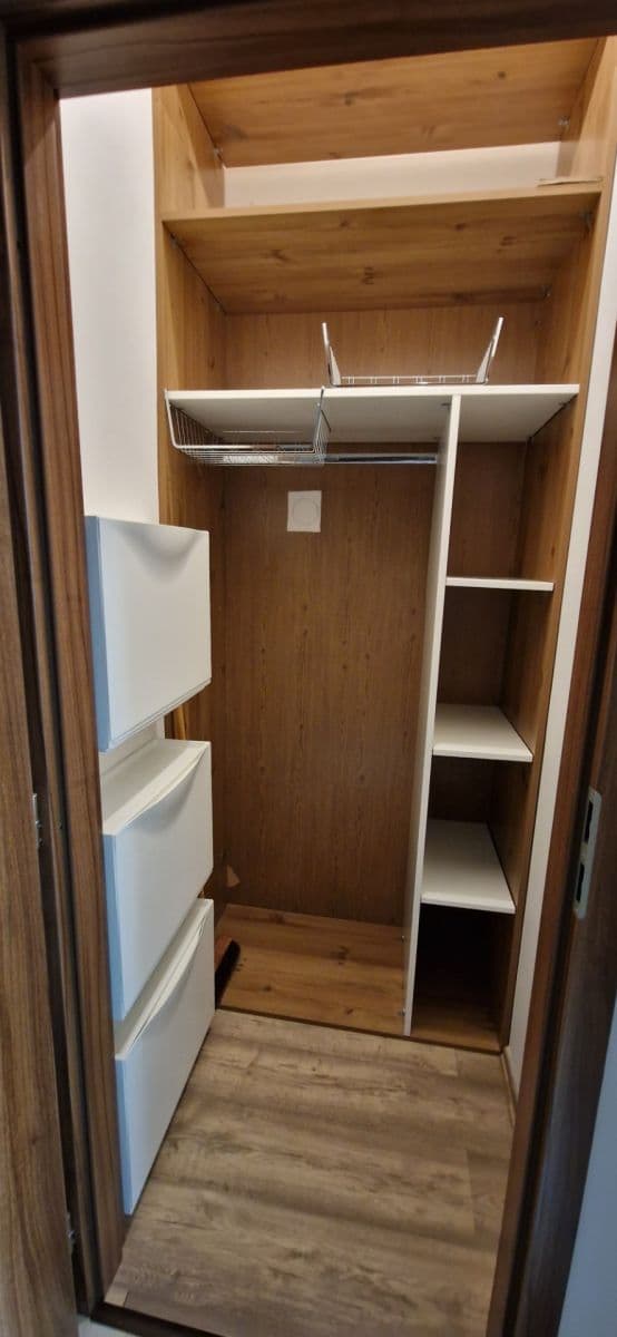 Prenájom bytu 1-izbový 28 m², Čestmírova, Praha, Praha Prenájom bytu 1-izbový 28 m², Čestmírova, Praha, Praha