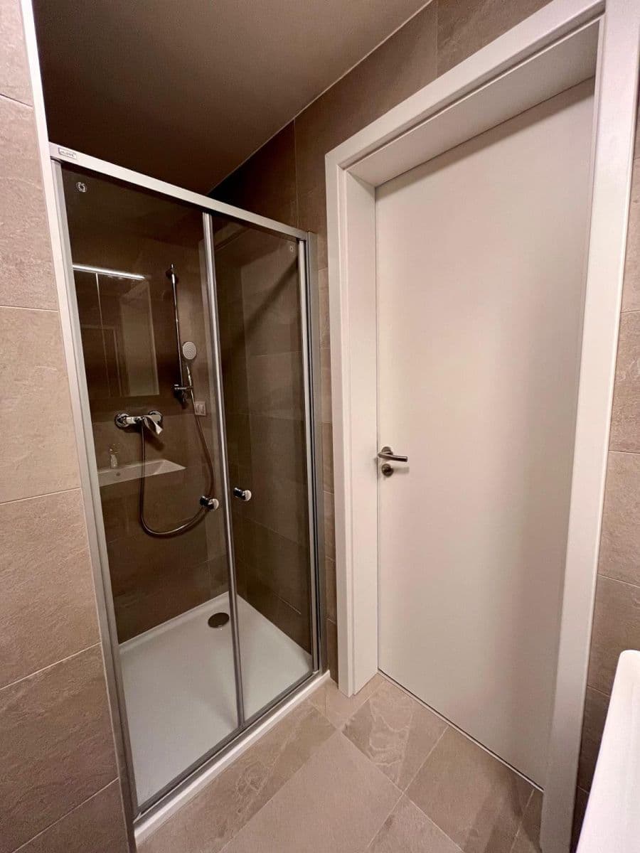 Prenájom bytu 1-izbový 40 m², Bratislavská, Brno, Jihomoravský kraj Prenájom bytu 1-izbový 40 m², Bratislavská, Brno, Jihomoravský kraj