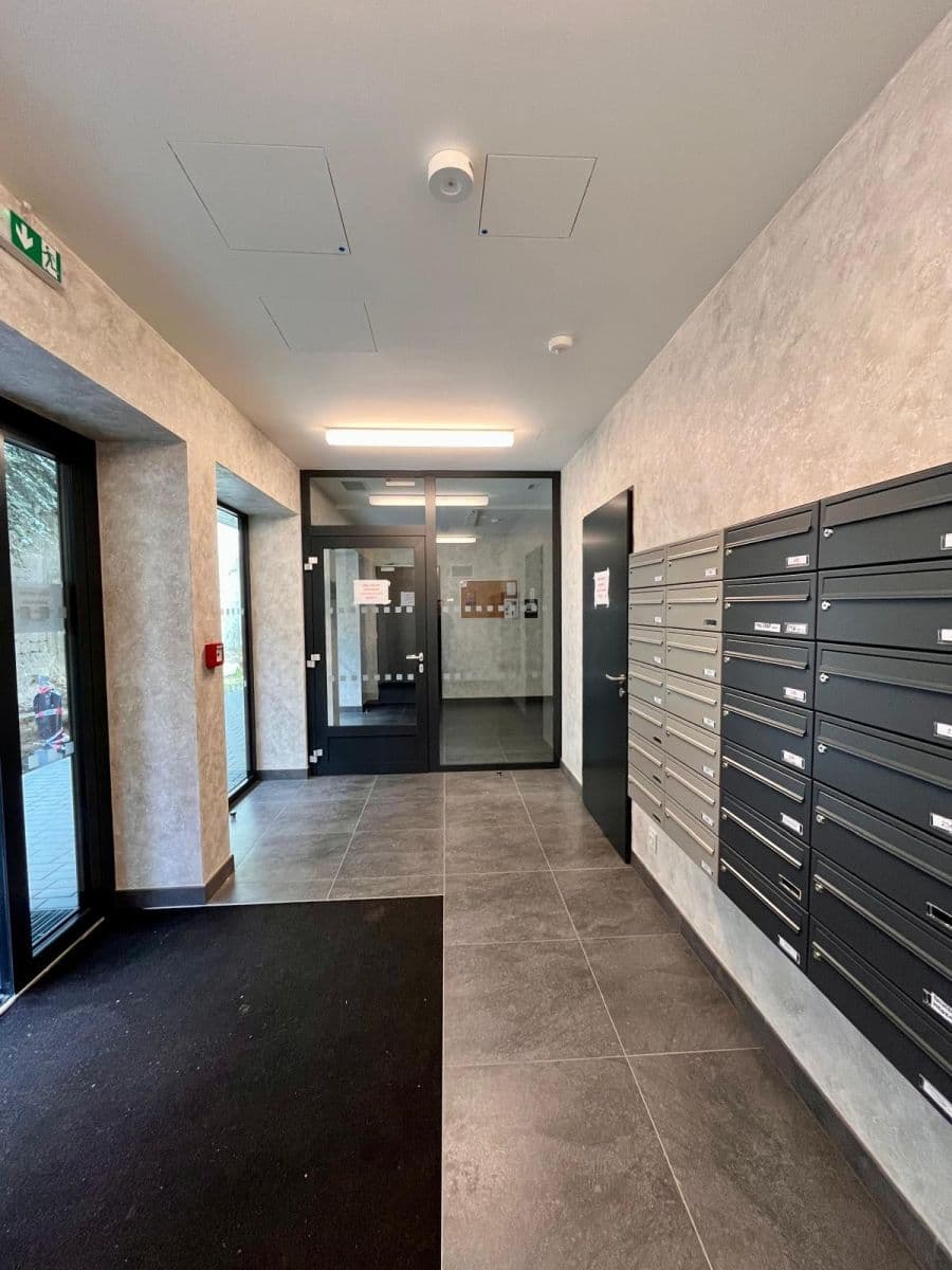 Prenájom bytu 1-izbový 40 m², Bratislavská, Brno, Jihomoravský kraj Prenájom bytu 1-izbový 40 m², Bratislavská, Brno, Jihomoravský kraj