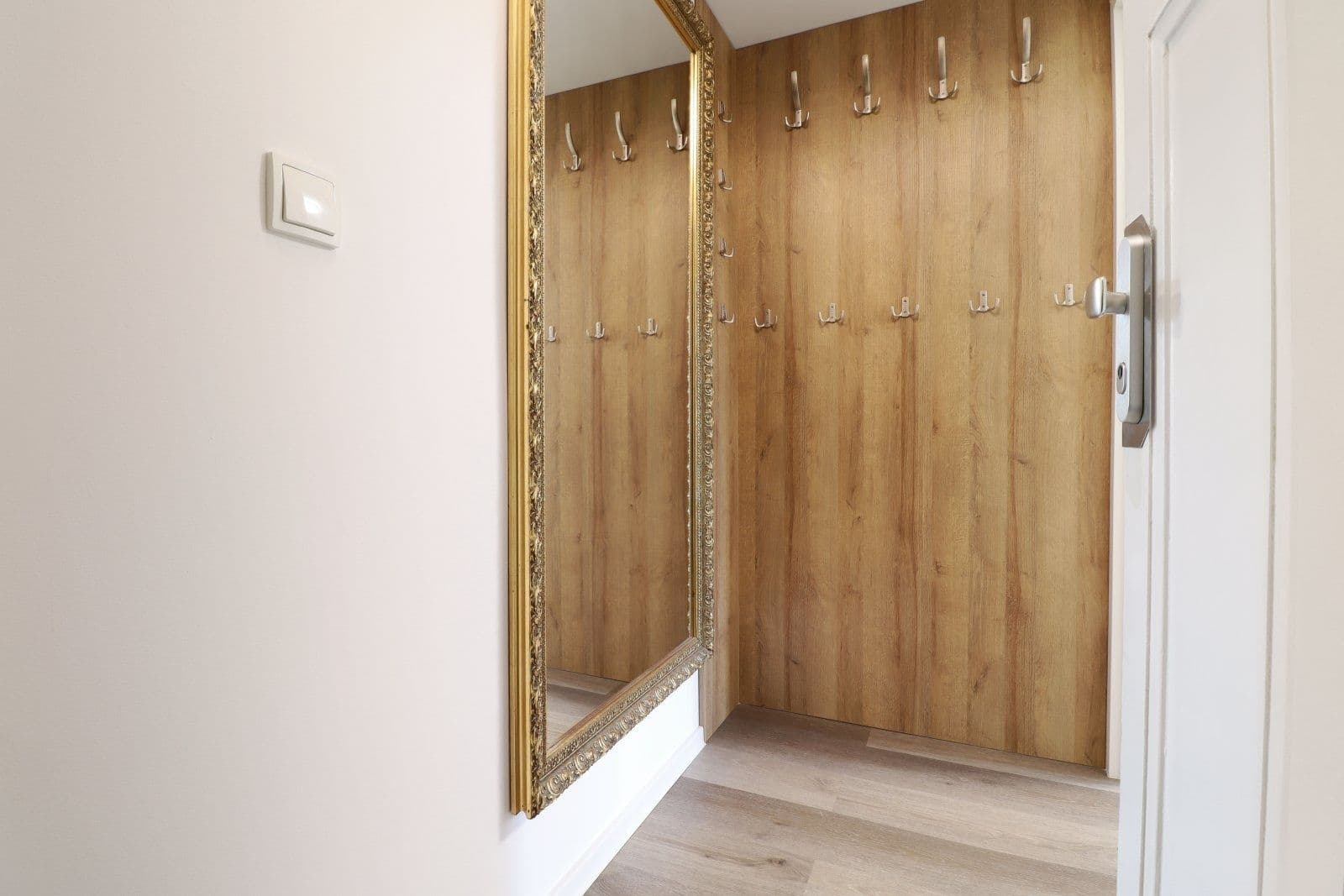 Prenájom bytu 1-izbový 25 m², U svobodárny, Praha, Praha Prenájom bytu 1-izbový 25 m², U svobodárny, Praha, Praha