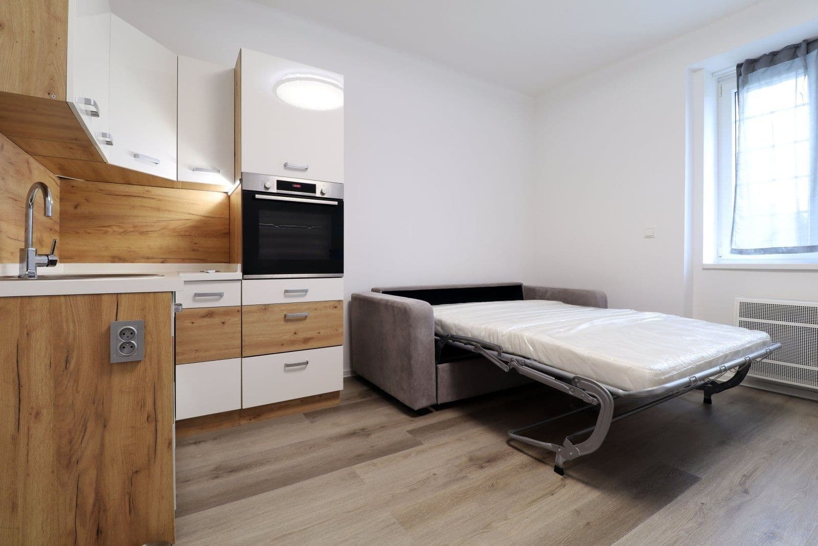 Prenájom bytu 1-izbový 25 m², U svobodárny, Praha, Praha Prenájom bytu 1-izbový 25 m², U svobodárny, Praha, Praha