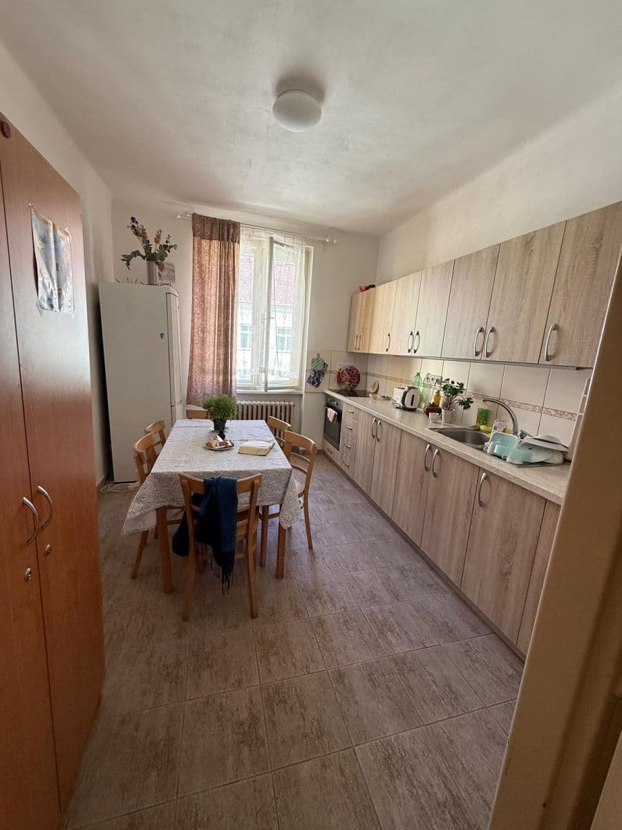 Prenájom bytu 300 m², Lublaňská, Praha, Praha Prenájom bytu 300 m², Lublaňská, Praha, Praha