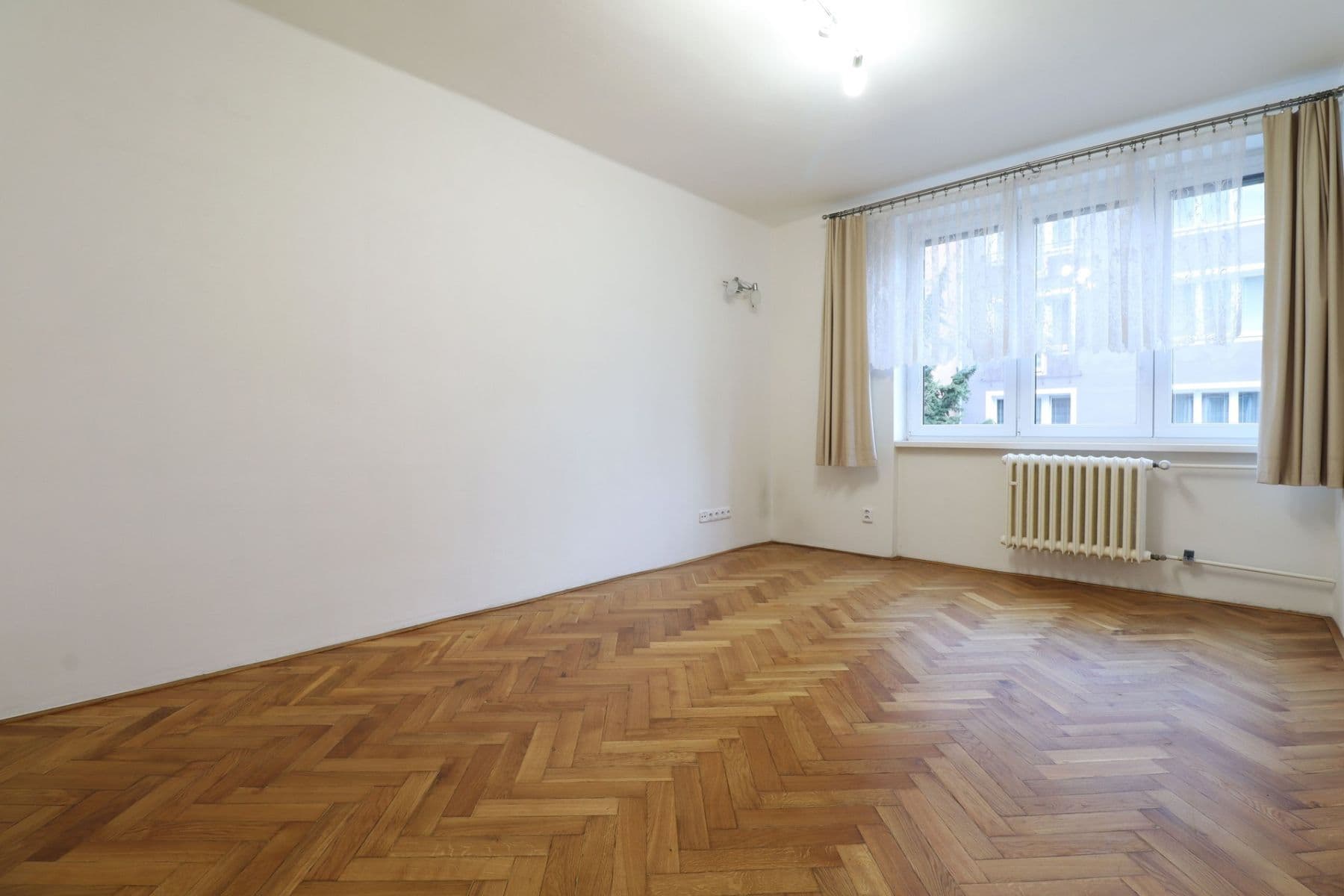 Prenájom bytu 2-izbový 55 m², Gutova, Praha, Praha Prenájom bytu 2-izbový 55 m², Gutova, Praha, Praha