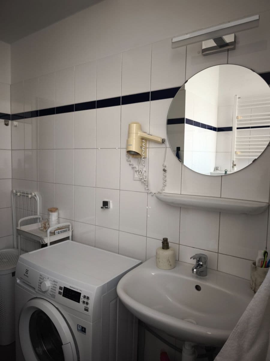 Prenájom bytu 1-izbový 23 m², Děčínská, Praha, Praha Prenájom bytu 1-izbový 23 m², Děčínská, Praha, Praha
