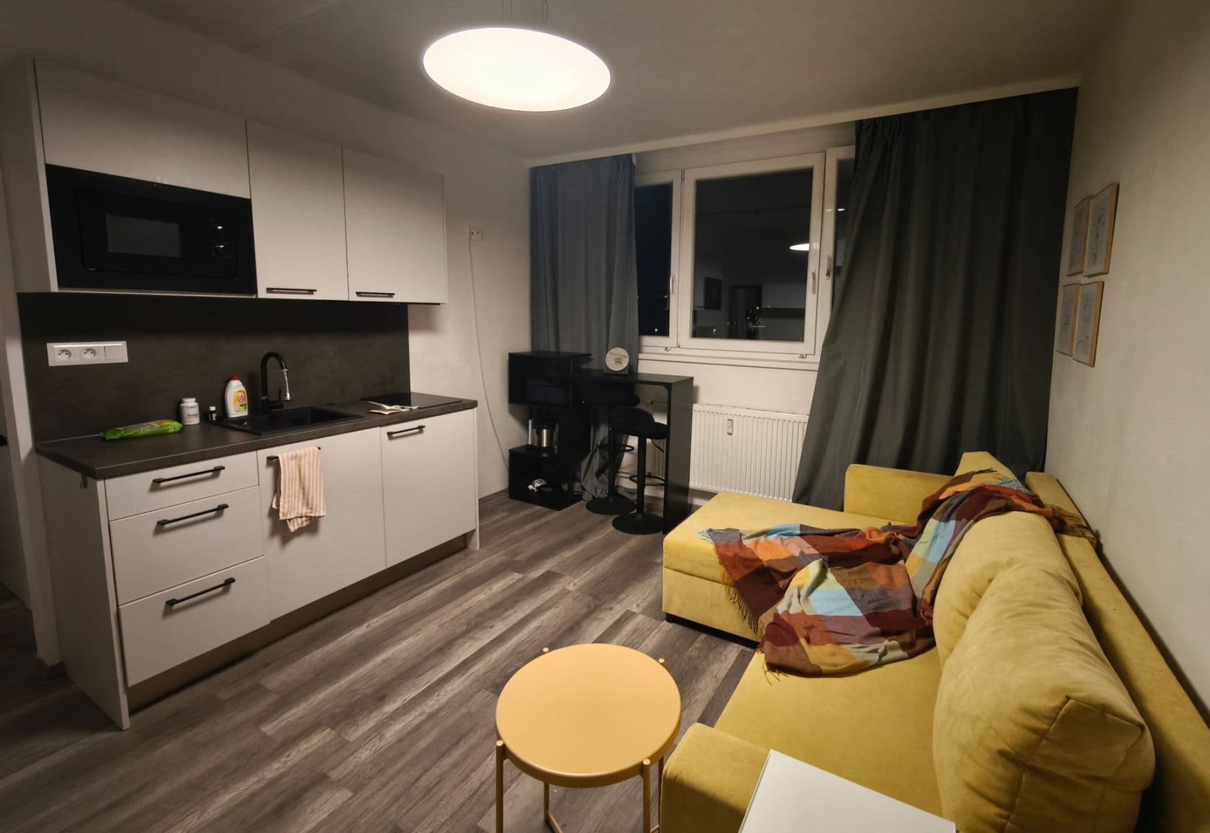 Prenájom bytu 1-izbový 23 m², Děčínská, Praha, Praha Prenájom bytu 1-izbový 23 m², Děčínská, Praha, Praha