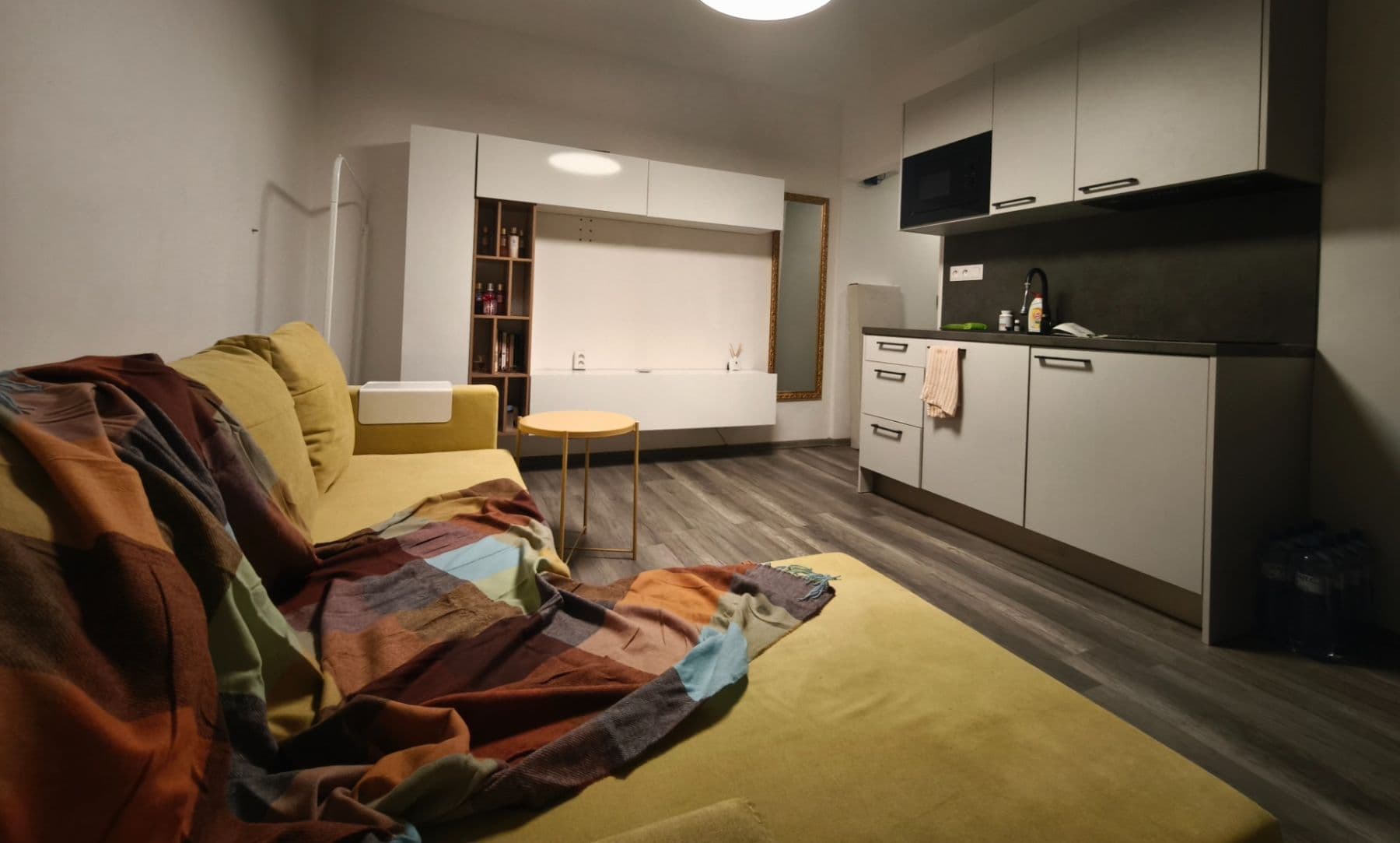 Prenájom bytu 1-izbový 23 m², Děčínská, Praha, Praha Prenájom bytu 1-izbový 23 m², Děčínská, Praha, Praha