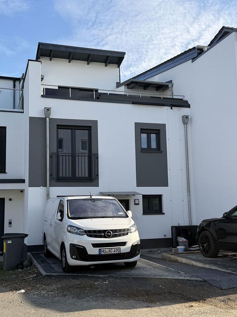 Prenájom domu 200 m², pozemek 100 m², Ofenbach, Hesensko Prenájom domu 200 m², pozemek 100 m², Ofenbach, Hesensko