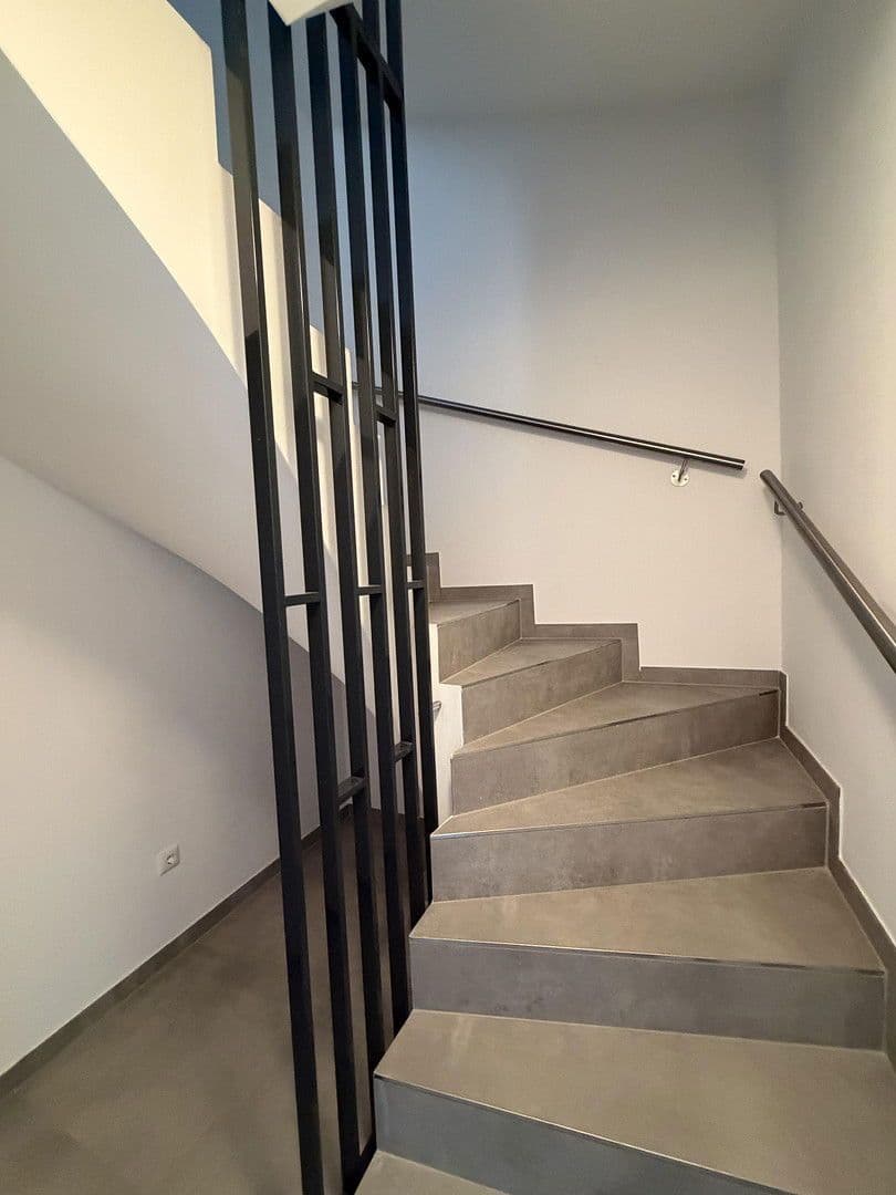 Prenájom domu 200 m², pozemek 100 m², Ofenbach, Hesensko Prenájom domu 200 m², pozemek 100 m², Ofenbach, Hesensko