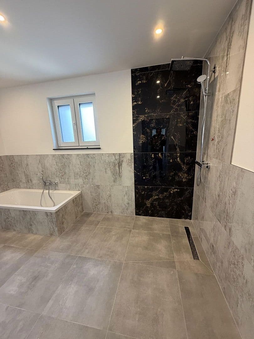 Prenájom domu 200 m², pozemek 100 m², Ofenbach, Hesensko Prenájom domu 200 m², pozemek 100 m², Ofenbach, Hesensko