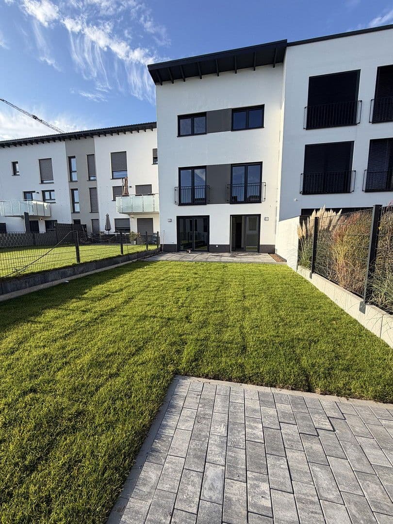 Prenájom domu 200 m², pozemek 100 m², Ofenbach, Hesensko Prenájom domu 200 m², pozemek 100 m², Ofenbach, Hesensko