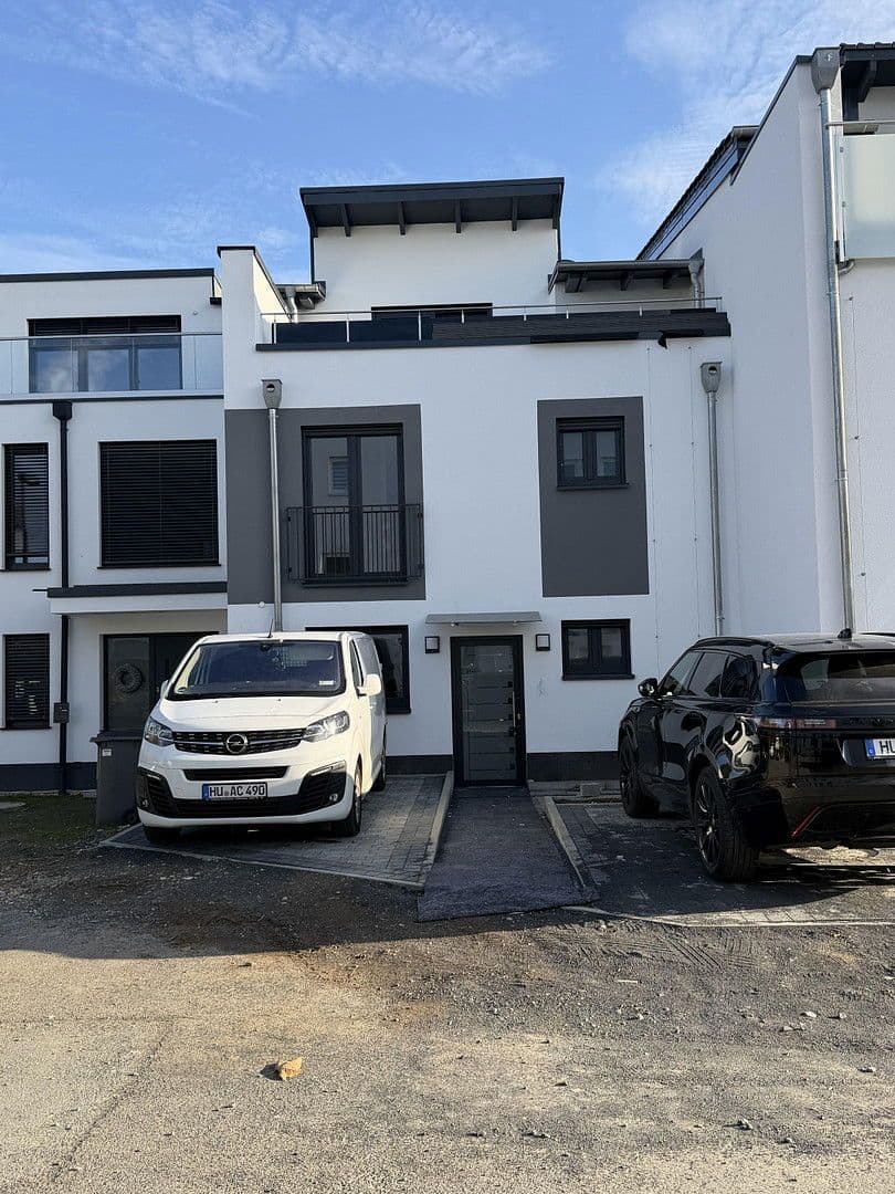 Prenájom domu 200 m², pozemek 100 m², Ofenbach, Hesensko Prenájom domu 200 m², pozemek 100 m², Ofenbach, Hesensko