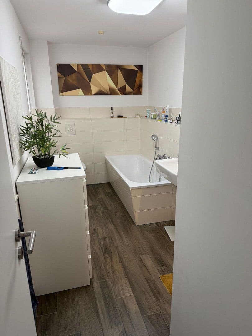 Prenájom bytu 2-izbový 75 m², Lyonstrasse 13, Berlin, Berlín Prenájom bytu 2-izbový 75 m², Lyonstrasse 13, Berlin, Berlín