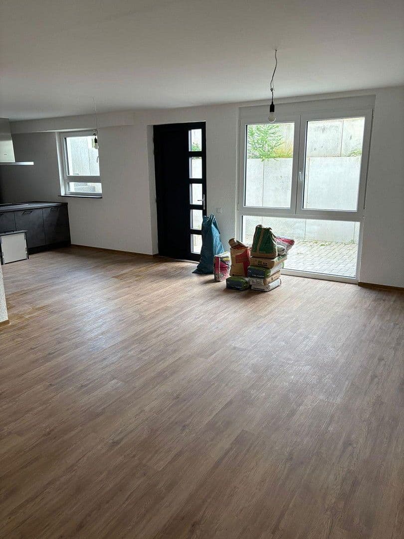 Prenájom bytu 2-izbový 66 m², Massenbachhausen, Bádensko-Wurttembersko Prenájom bytu 2-izbový 66 m², Massenbachhausen, Bádensko-Wurttembersko