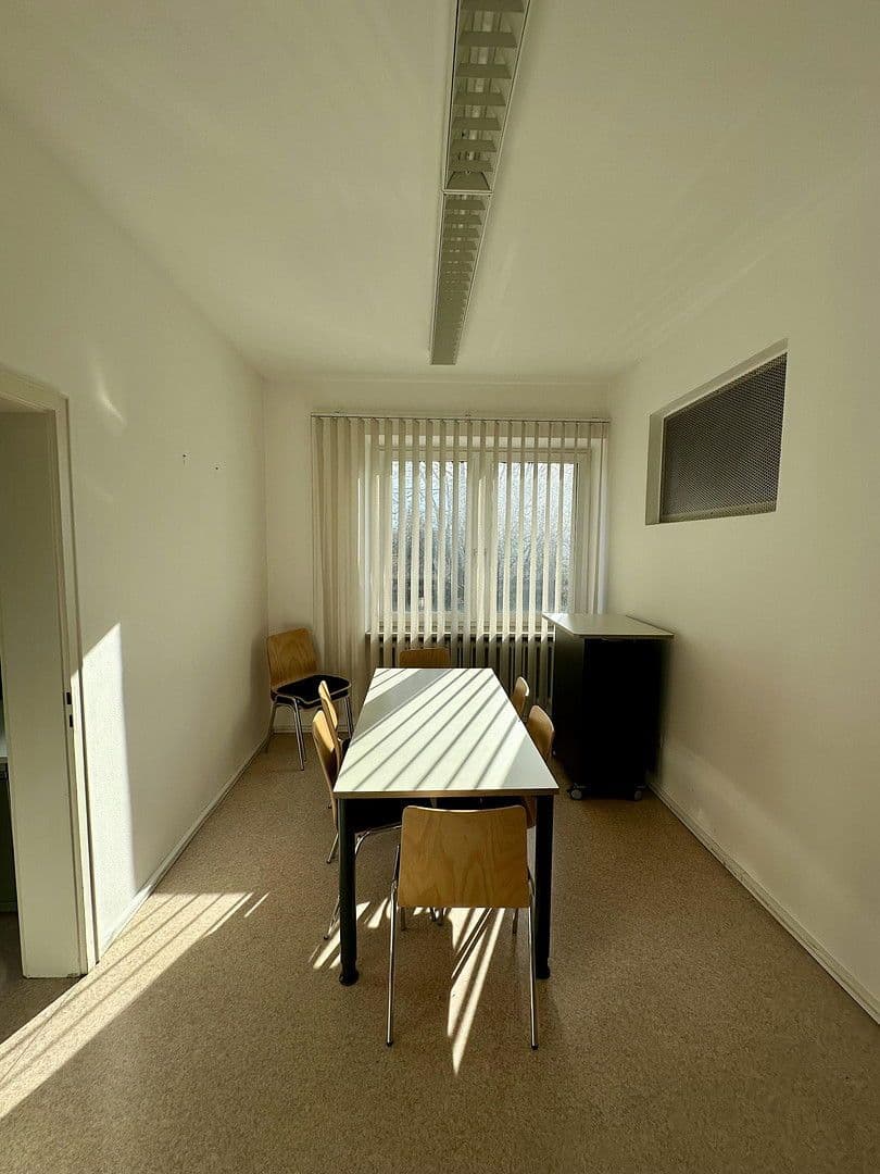 Prenájom kancelárie 120 m², Bahnhofstraße 21, Penzberg, Bavorsko Prenájom kancelárie 120 m², Bahnhofstraße 21, Penzberg, Bavorsko