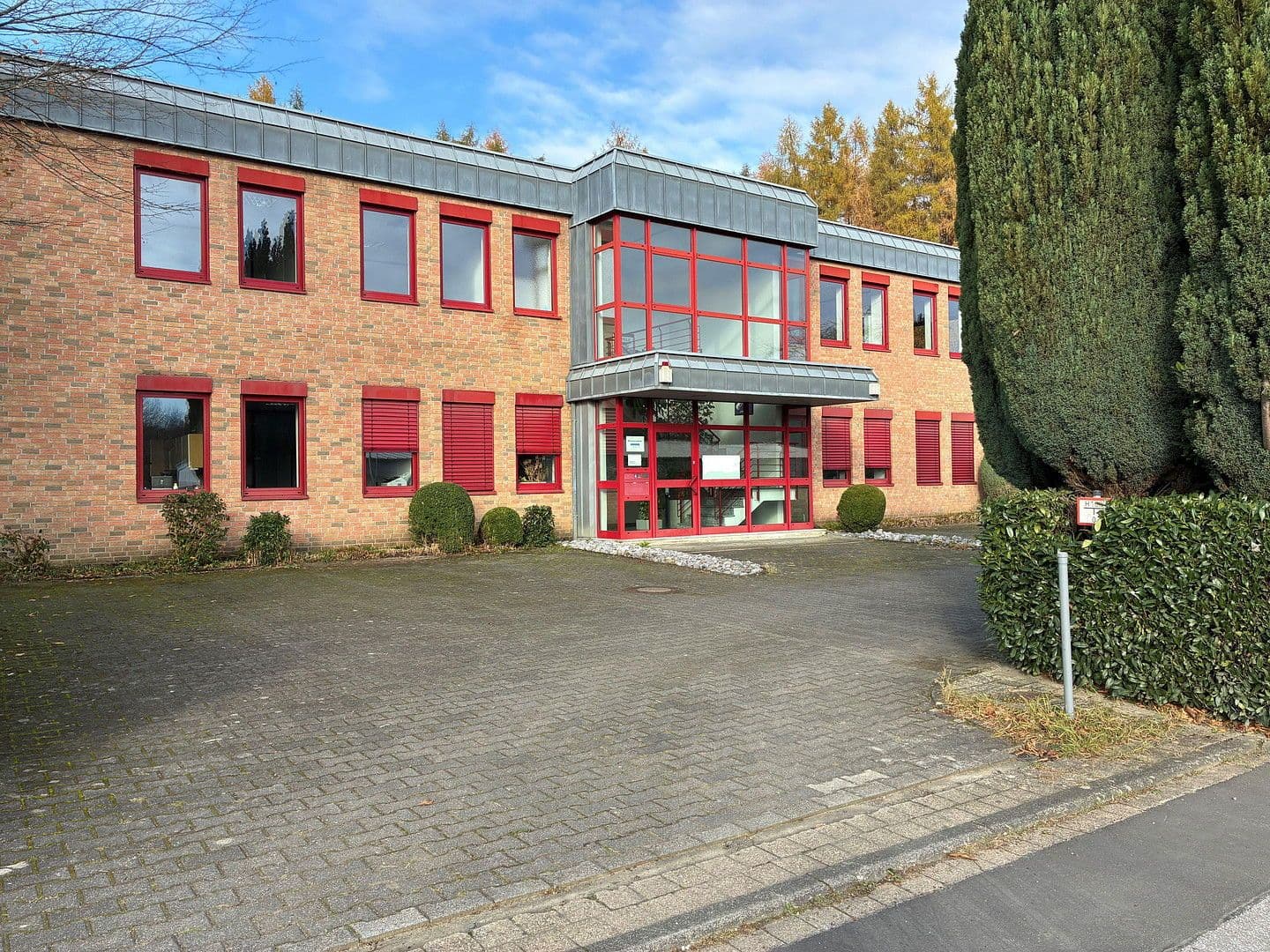 Prenájom kancelárie 620 m², Industriestrasse 48, Burscheid, Severné Porýnie - Westfálsko Prenájom kancelárie 620 m², Industriestrasse 48, Burscheid, Severné Porýnie - Westfálsko