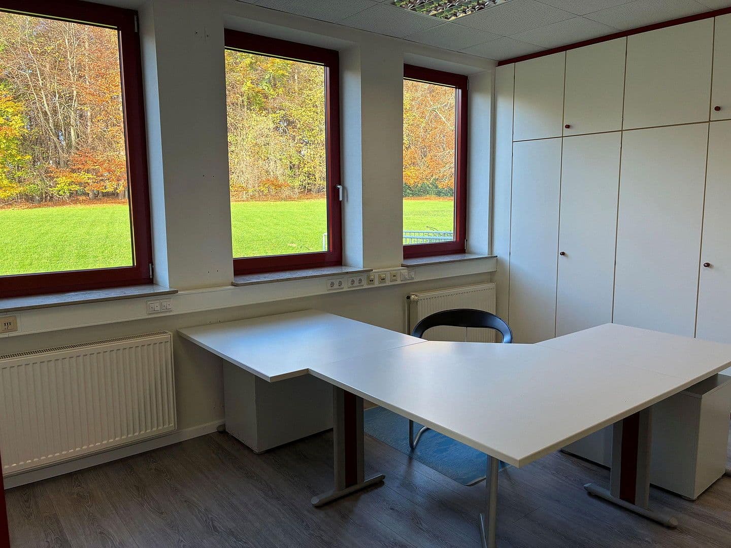 Prenájom kancelárie 620 m², Industriestrasse 48, Burscheid, Severné Porýnie - Westfálsko Prenájom kancelárie 620 m², Industriestrasse 48, Burscheid, Severné Porýnie - Westfálsko