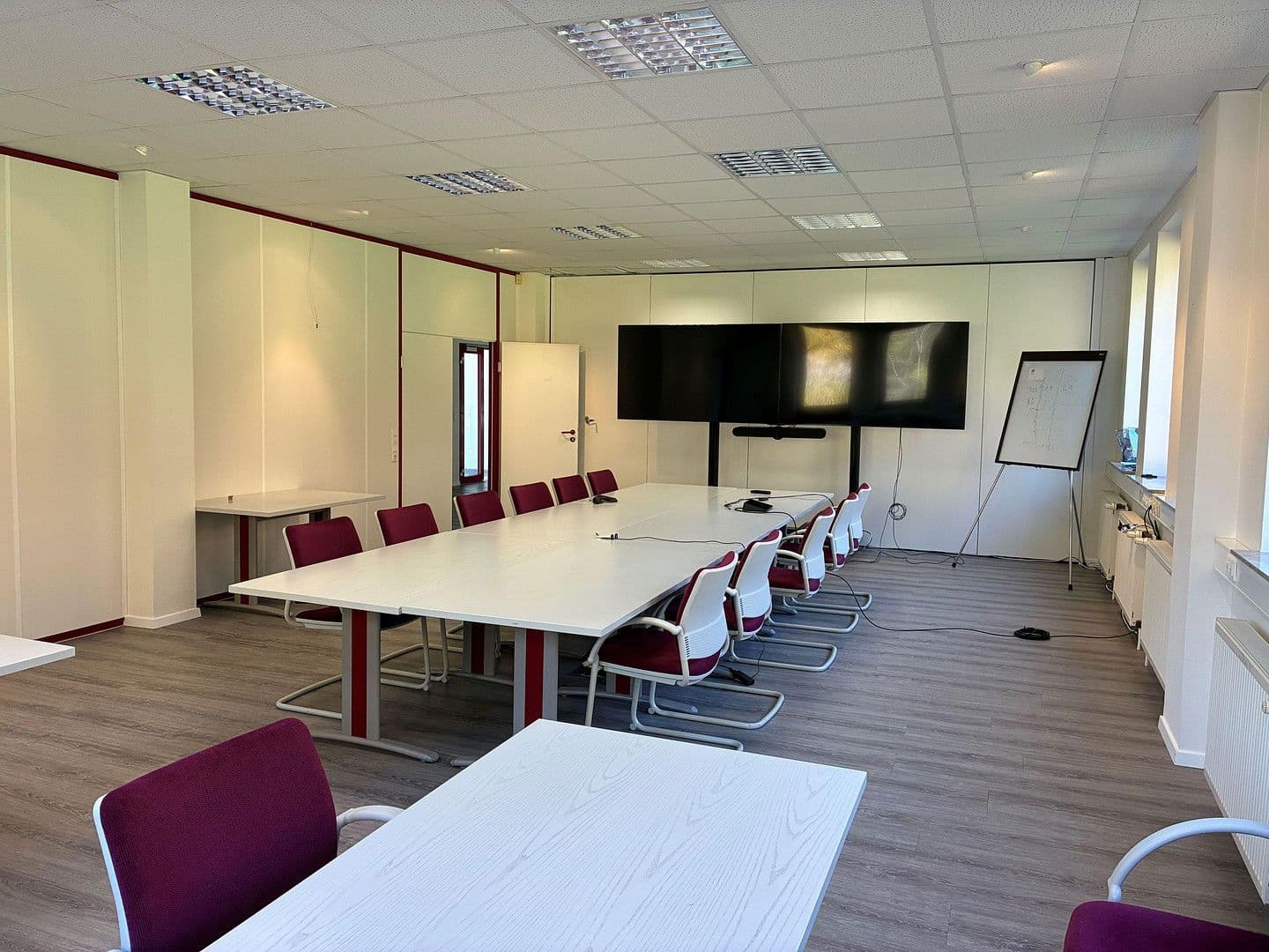 Prenájom kancelárie 620 m², Industriestrasse 48, Burscheid, Severné Porýnie - Westfálsko Prenájom kancelárie 620 m², Industriestrasse 48, Burscheid, Severné Porýnie - Westfálsko