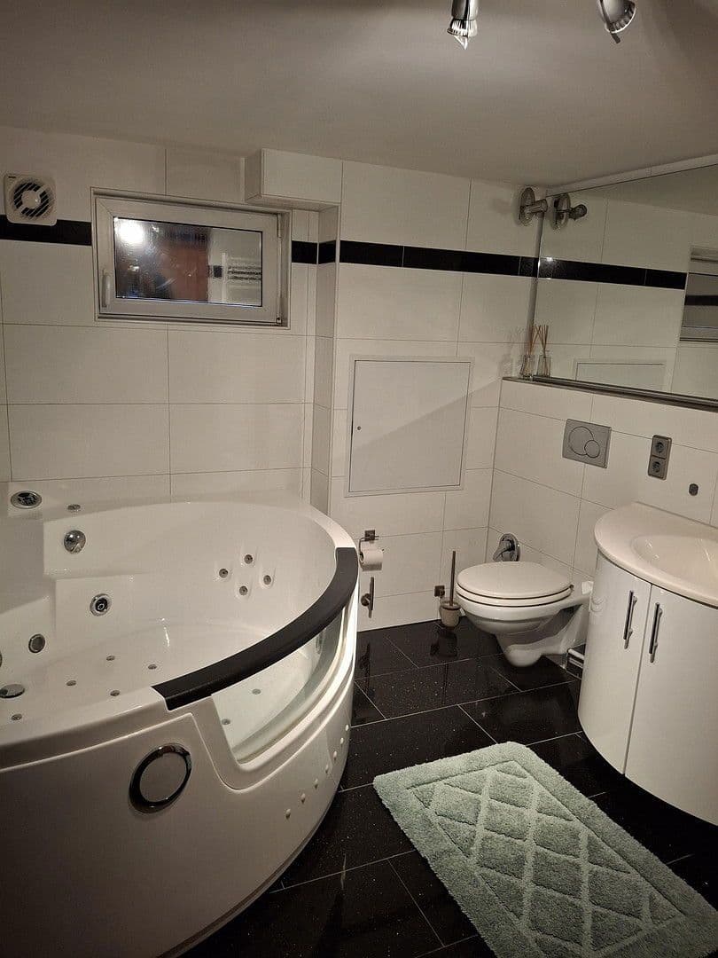 Predaj domu 150 m², pozemek 385 m², Paracelsusstr. 7, Ludwigshafen am Rhein, Porýnie-Falcko Predaj domu 150 m², pozemek 385 m², Paracelsusstr. 7, Ludwigshafen am Rhein, Porýnie-Falcko