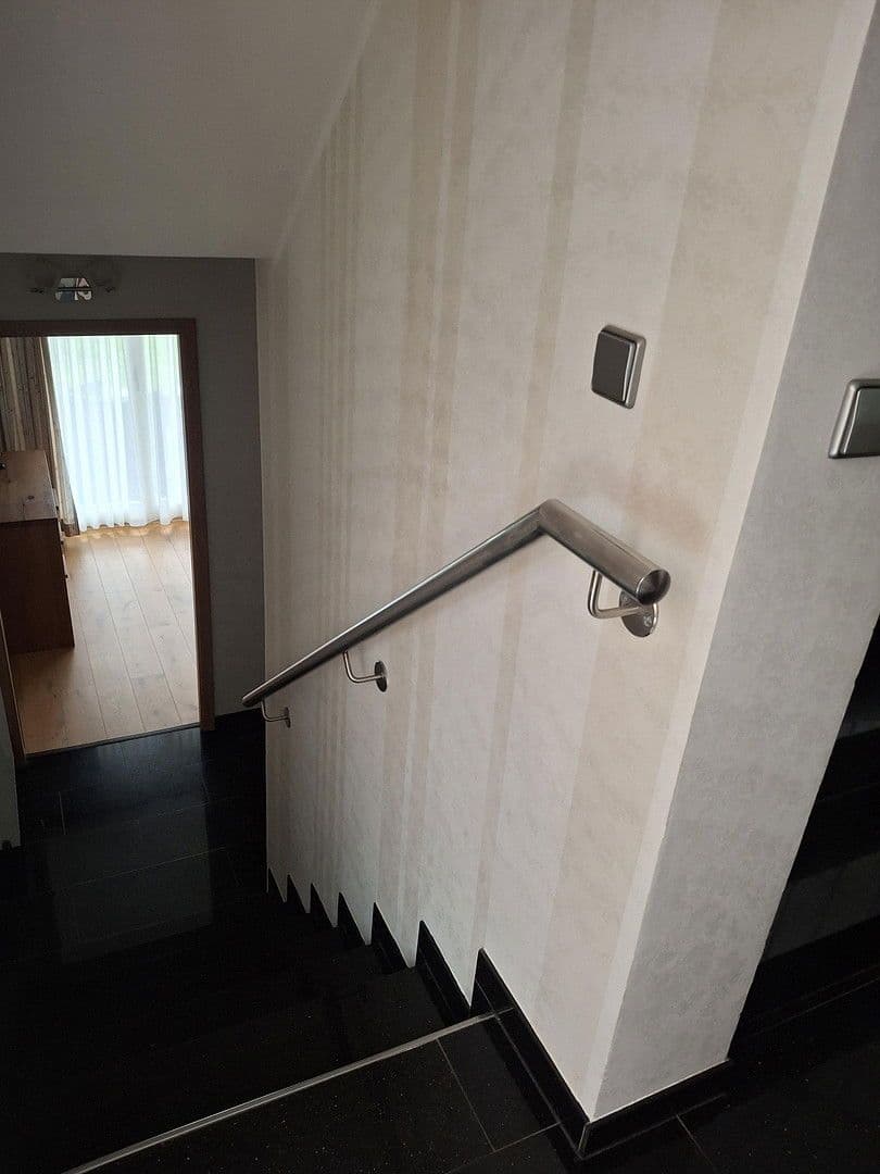 Predaj domu 150 m², pozemek 385 m², Paracelsusstr. 7, Ludwigshafen am Rhein, Porýnie-Falcko Predaj domu 150 m², pozemek 385 m², Paracelsusstr. 7, Ludwigshafen am Rhein, Porýnie-Falcko