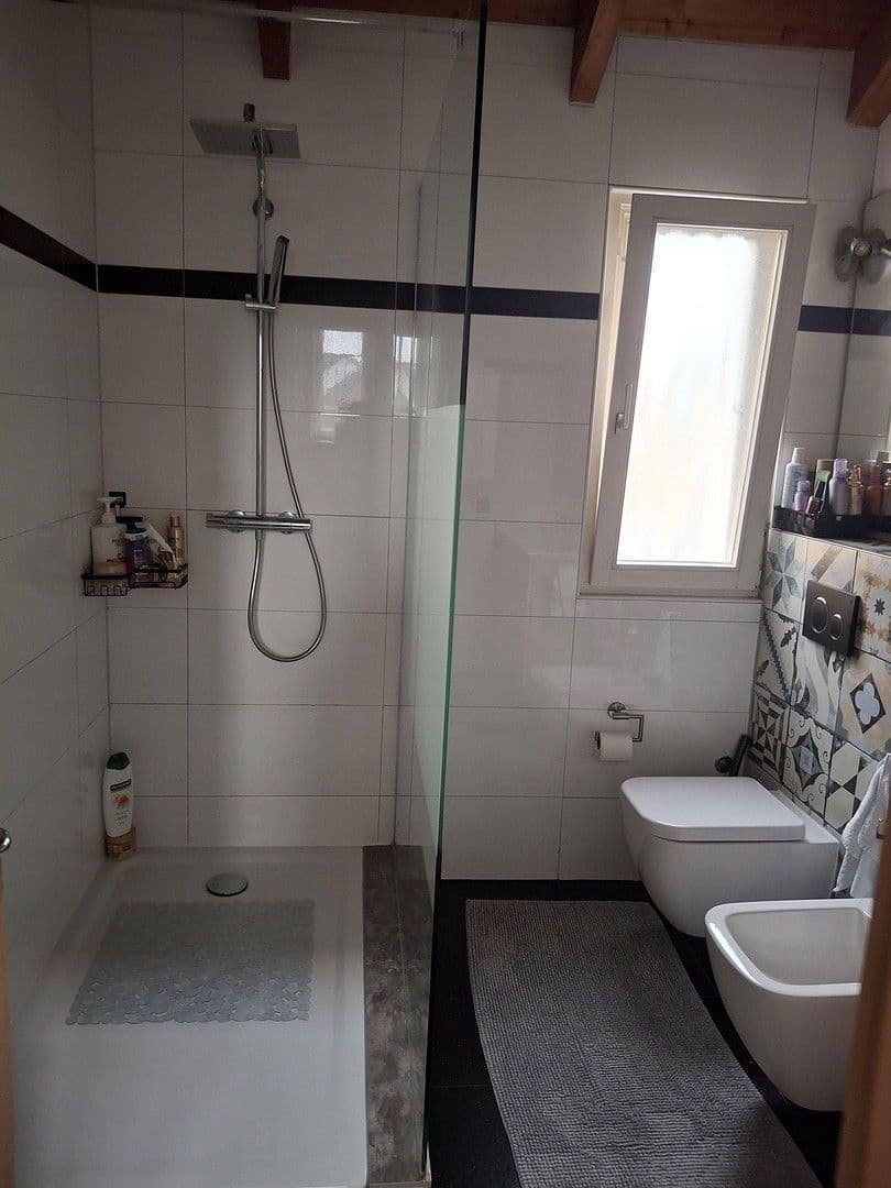 Predaj domu 150 m², pozemek 385 m², Paracelsusstr. 7, Ludwigshafen am Rhein, Porýnie-Falcko Predaj domu 150 m², pozemek 385 m², Paracelsusstr. 7, Ludwigshafen am Rhein, Porýnie-Falcko