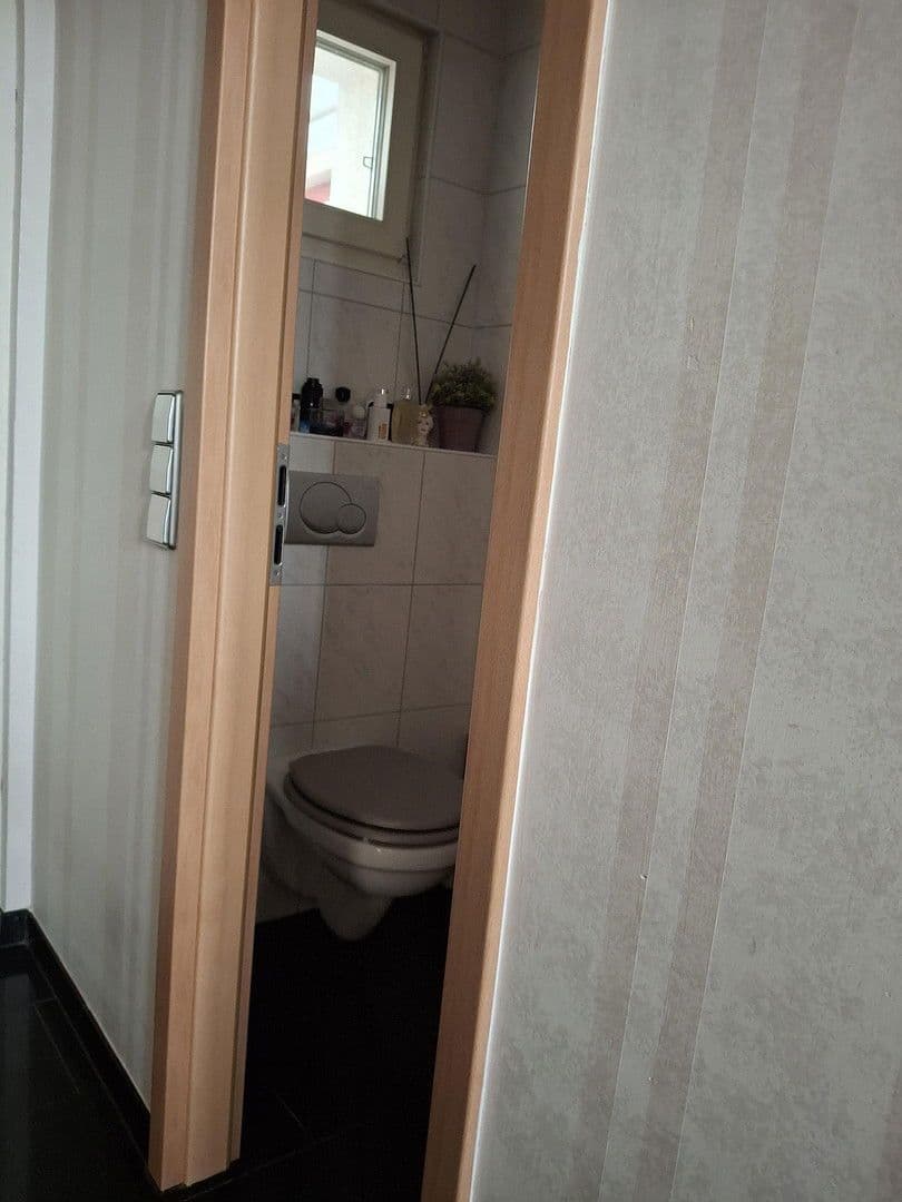 Predaj domu 150 m², pozemek 385 m², Paracelsusstr. 7, Ludwigshafen am Rhein, Porýnie-Falcko Predaj domu 150 m², pozemek 385 m², Paracelsusstr. 7, Ludwigshafen am Rhein, Porýnie-Falcko