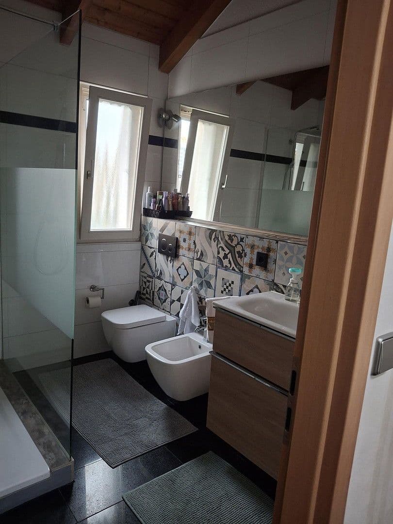 Predaj domu 150 m², pozemek 385 m², Paracelsusstr. 7, Ludwigshafen am Rhein, Porýnie-Falcko Predaj domu 150 m², pozemek 385 m², Paracelsusstr. 7, Ludwigshafen am Rhein, Porýnie-Falcko