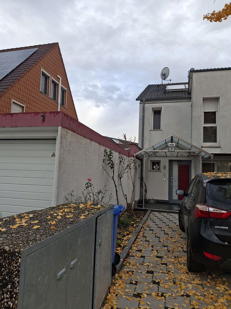 Predaj domu 150 m², pozemek 385 m², Paracelsusstr. 7, Ludwigshafen am Rhein, Porýnie-Falcko Predaj domu 150 m², pozemek 385 m², Paracelsusstr. 7, Ludwigshafen am Rhein, Porýnie-Falcko