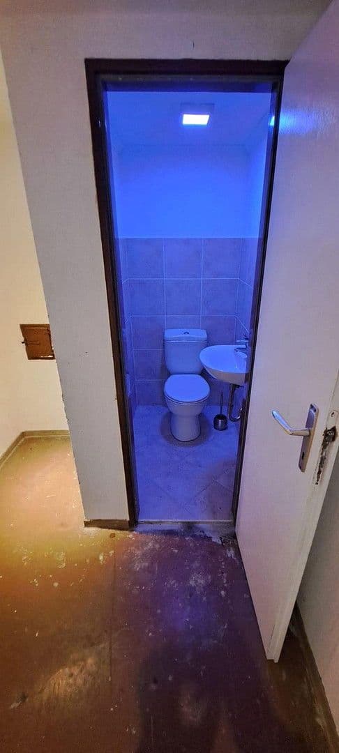 Prenájom domu 197 m², pozemek 500 m², Aloys Ruppel Straße 12, Rodenbach, Hesensko Prenájom domu 197 m², pozemek 500 m², Aloys Ruppel Straße 12, Rodenbach, Hesensko