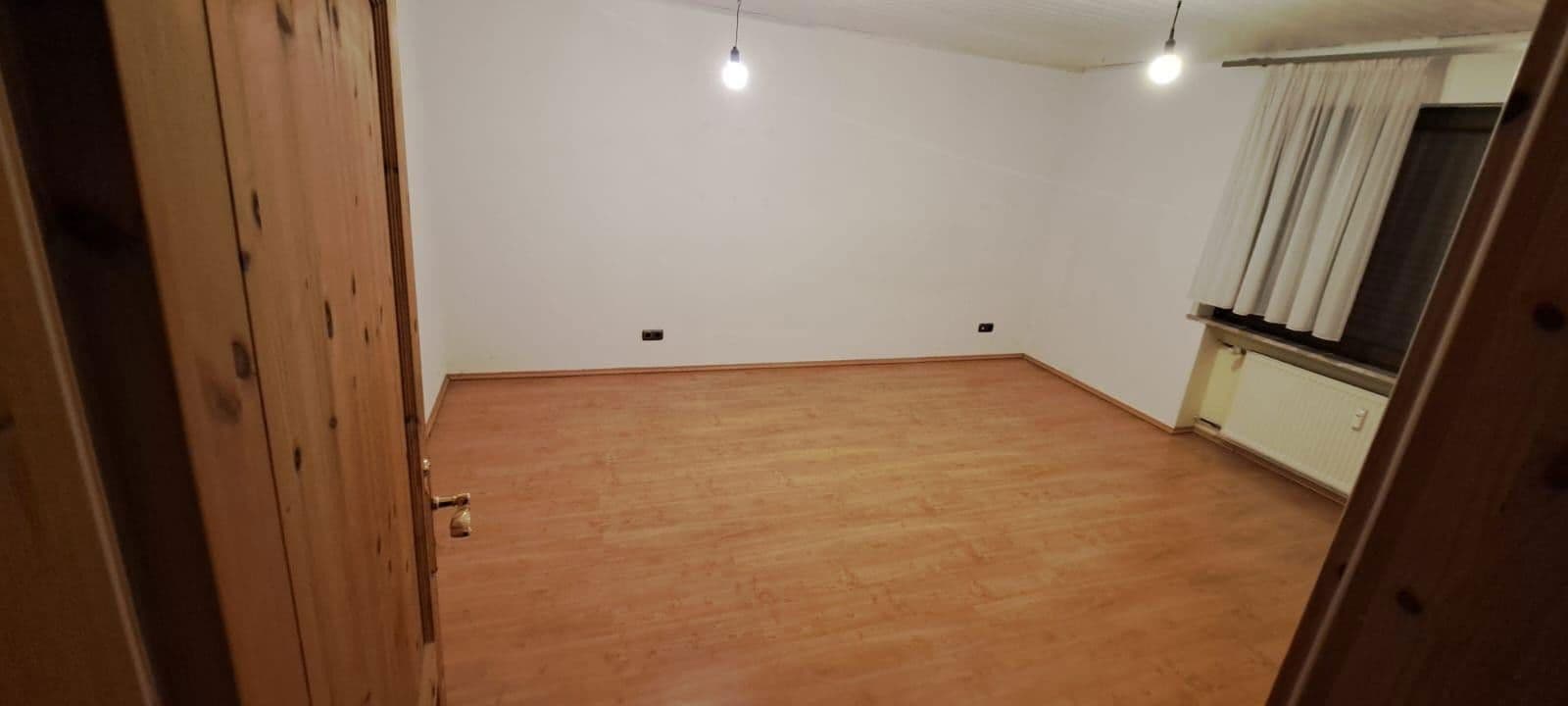 Prenájom domu 197 m², pozemek 500 m², Aloys Ruppel Straße 12, Rodenbach, Hesensko Prenájom domu 197 m², pozemek 500 m², Aloys Ruppel Straße 12, Rodenbach, Hesensko