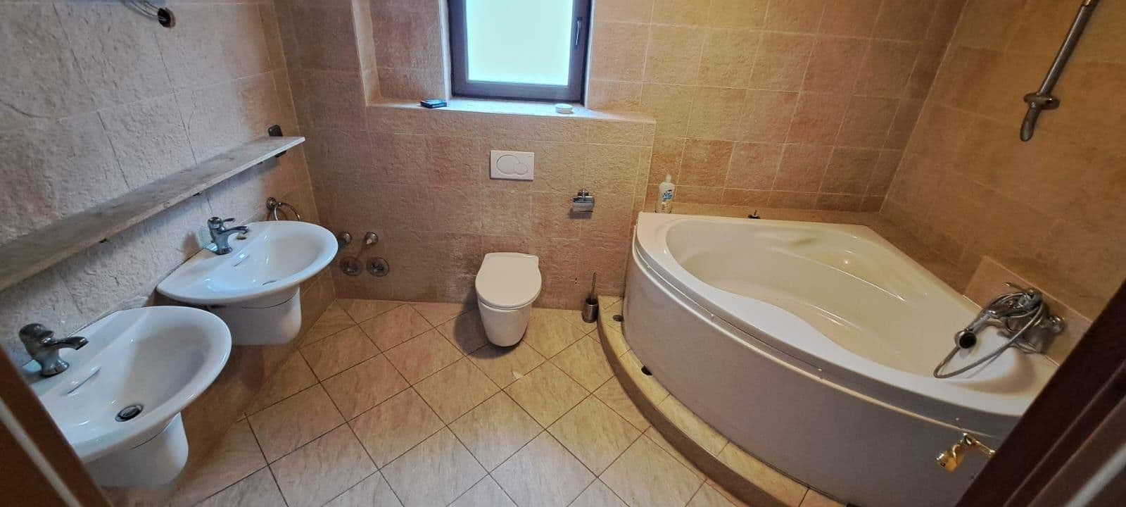 Prenájom domu 197 m², pozemek 500 m², Aloys Ruppel Straße 12, Rodenbach, Hesensko Prenájom domu 197 m², pozemek 500 m², Aloys Ruppel Straße 12, Rodenbach, Hesensko