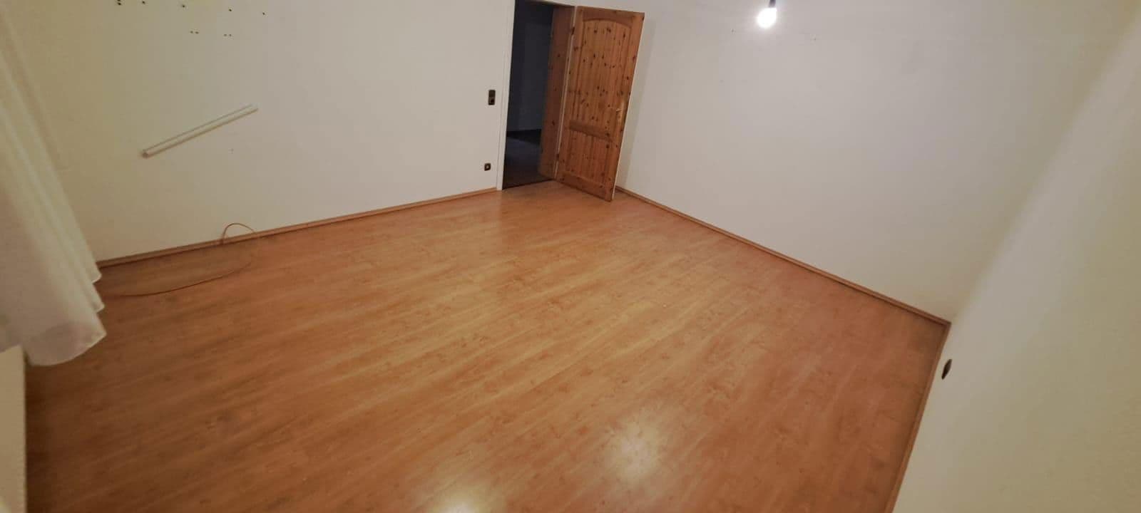 Prenájom domu 197 m², pozemek 500 m², Aloys Ruppel Straße 12, Rodenbach, Hesensko Prenájom domu 197 m², pozemek 500 m², Aloys Ruppel Straße 12, Rodenbach, Hesensko