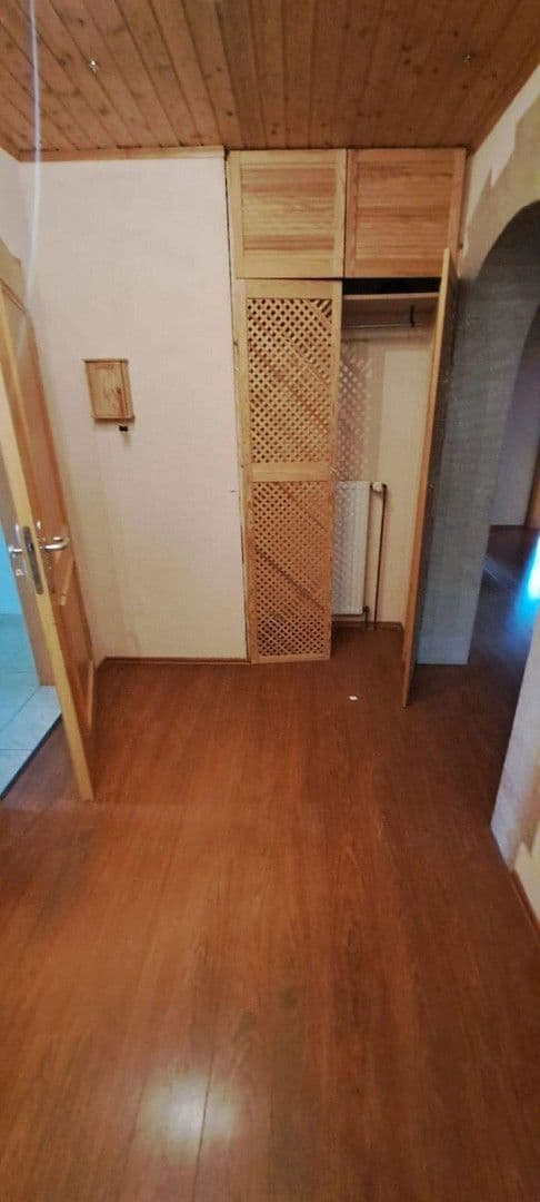 Prenájom domu 197 m², pozemek 500 m², Aloys Ruppel Straße 12, Rodenbach, Hesensko Prenájom domu 197 m², pozemek 500 m², Aloys Ruppel Straße 12, Rodenbach, Hesensko