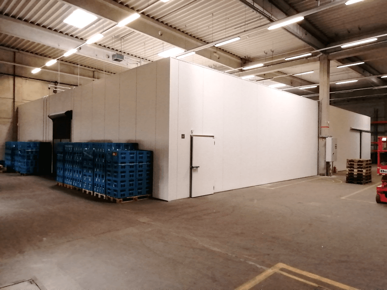 Prenájom nebytového priestoru 2.000 m², Fokkerstraße 8, Schkeuditz, Sasko Prenájom nebytového priestoru 2.000 m², Fokkerstraße 8, Schkeuditz, Sasko