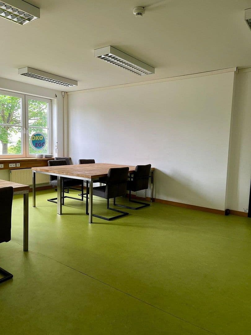 Prenájom nebytového priestoru 2.000 m², Fokkerstraße 8, Schkeuditz, Sasko Prenájom nebytového priestoru 2.000 m², Fokkerstraße 8, Schkeuditz, Sasko