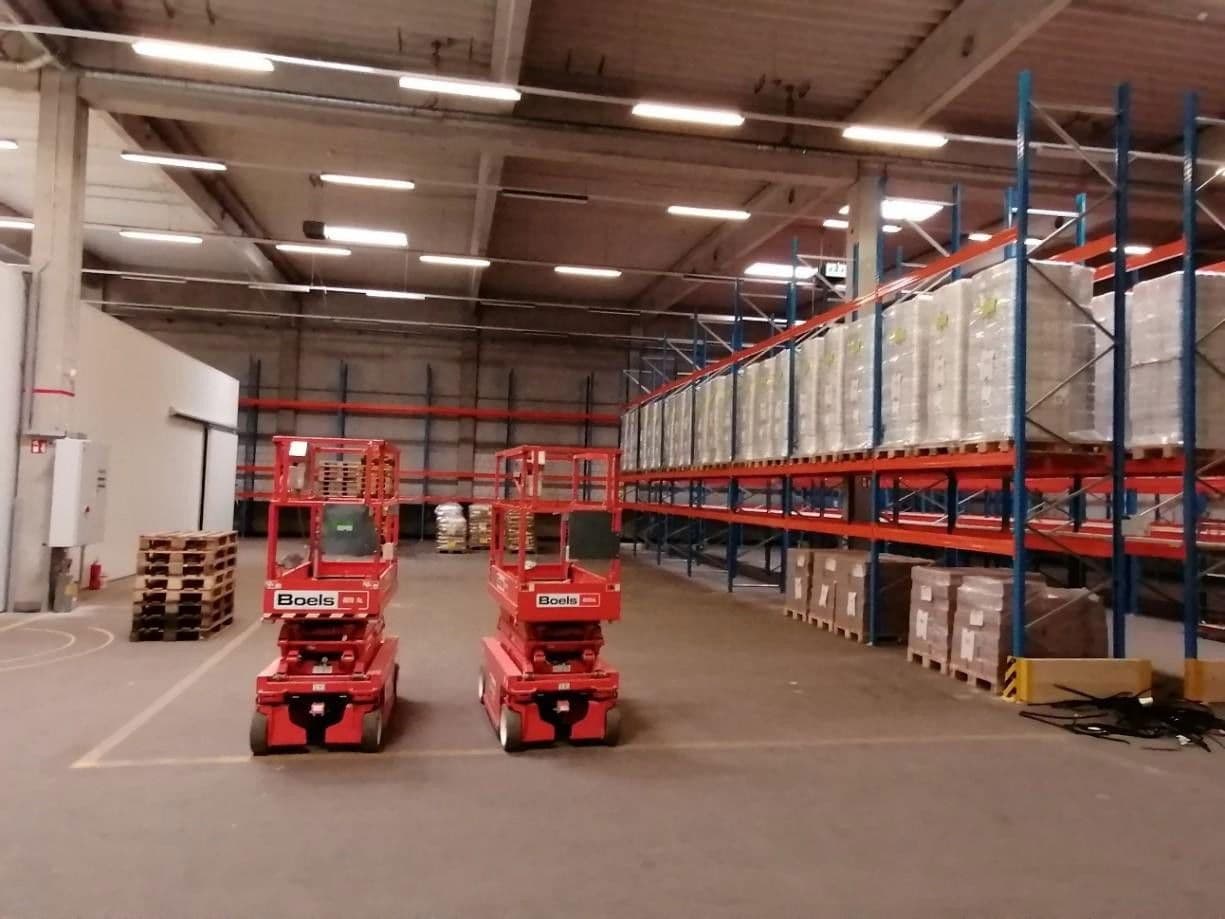 Prenájom nebytového priestoru 2.000 m², Fokkerstraße 8, Schkeuditz, Sasko Prenájom nebytového priestoru 2.000 m², Fokkerstraße 8, Schkeuditz, Sasko