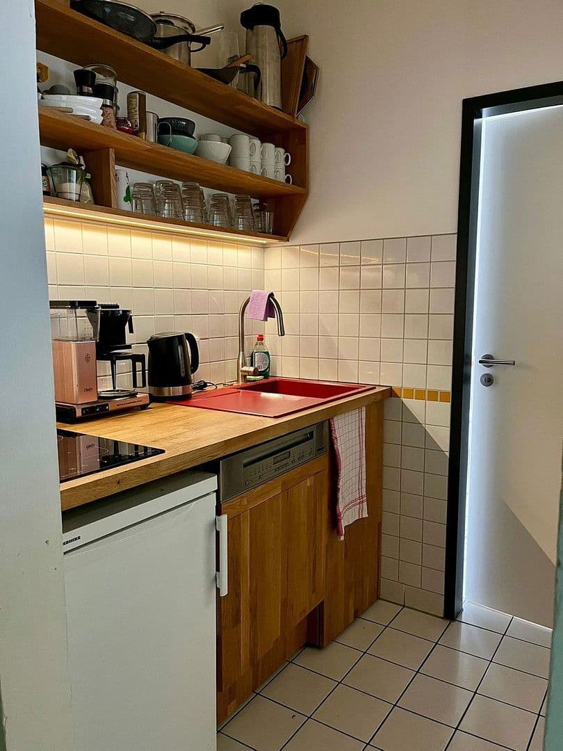 Prenájom nebytového priestoru 2.000 m², Fokkerstraße 8, Schkeuditz, Sasko Prenájom nebytového priestoru 2.000 m², Fokkerstraße 8, Schkeuditz, Sasko