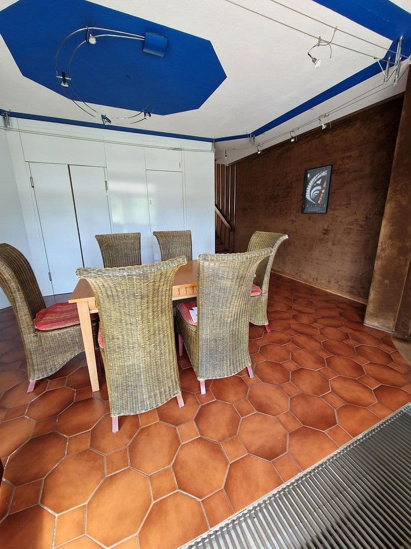 Predaj domu 221 m², pozemek 1.712 m², Schwäbisch Gmünd, Bádensko-Wurttembersko Predaj domu 221 m², pozemek 1.712 m², Schwäbisch Gmünd, Bádensko-Wurttembersko